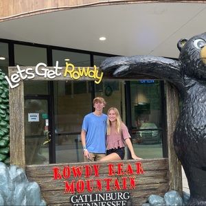 Meet your Posher, Chloe